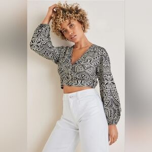 NWT VENUS Black And White Abstract Print Cropped Top